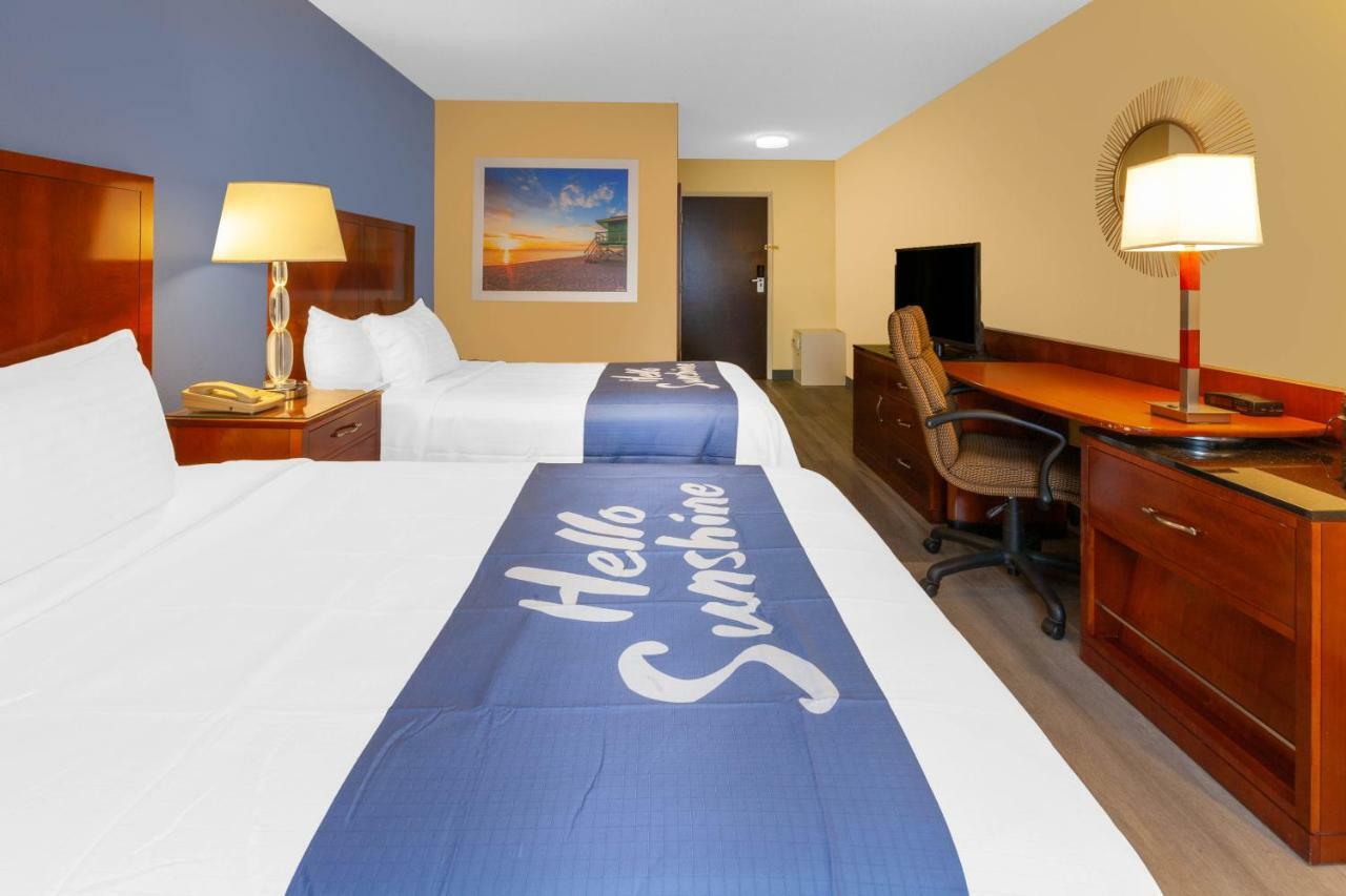 Days Inn By Wyndham Milan Sandusky South Exterior foto